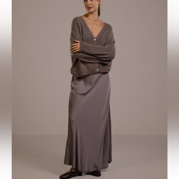 Jaki London Camilla Bias Cut Satin Maxi Skirt in Mink Size S/M - Picture 6 of 12